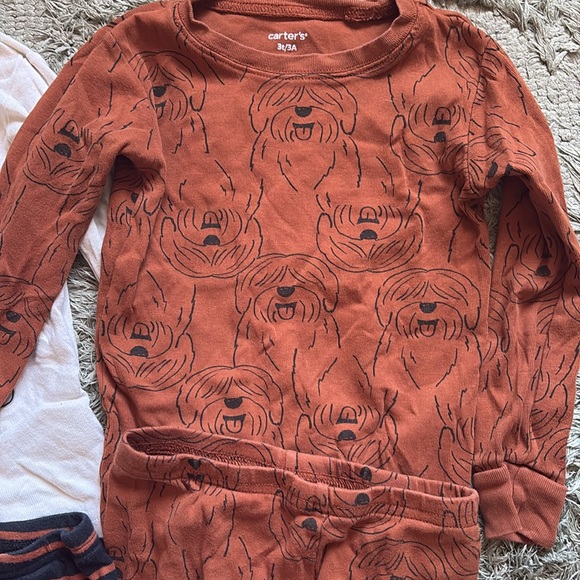 Carters pajama sets - Picture 2 of 5